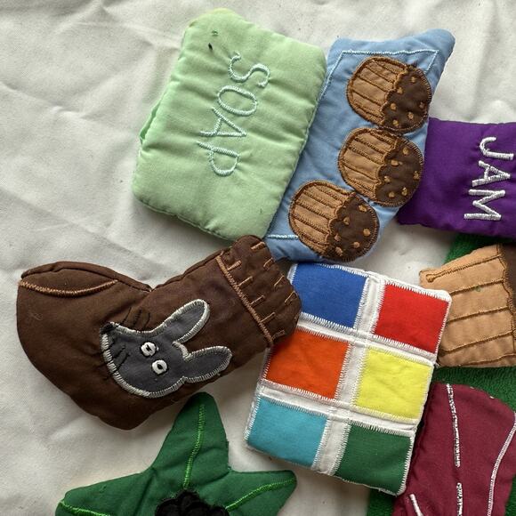 Montessori Soft Felt Finger Puppet Set Storytime Pretend Play w/ Bag - Picture 5 of 7